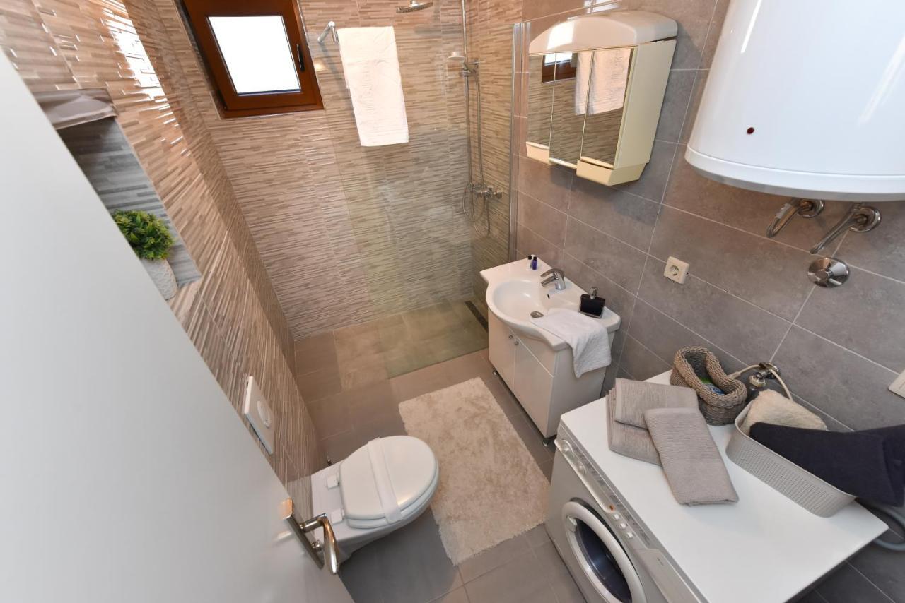 Apartment Loro With Jacuzzi Posedarje Exterior foto
