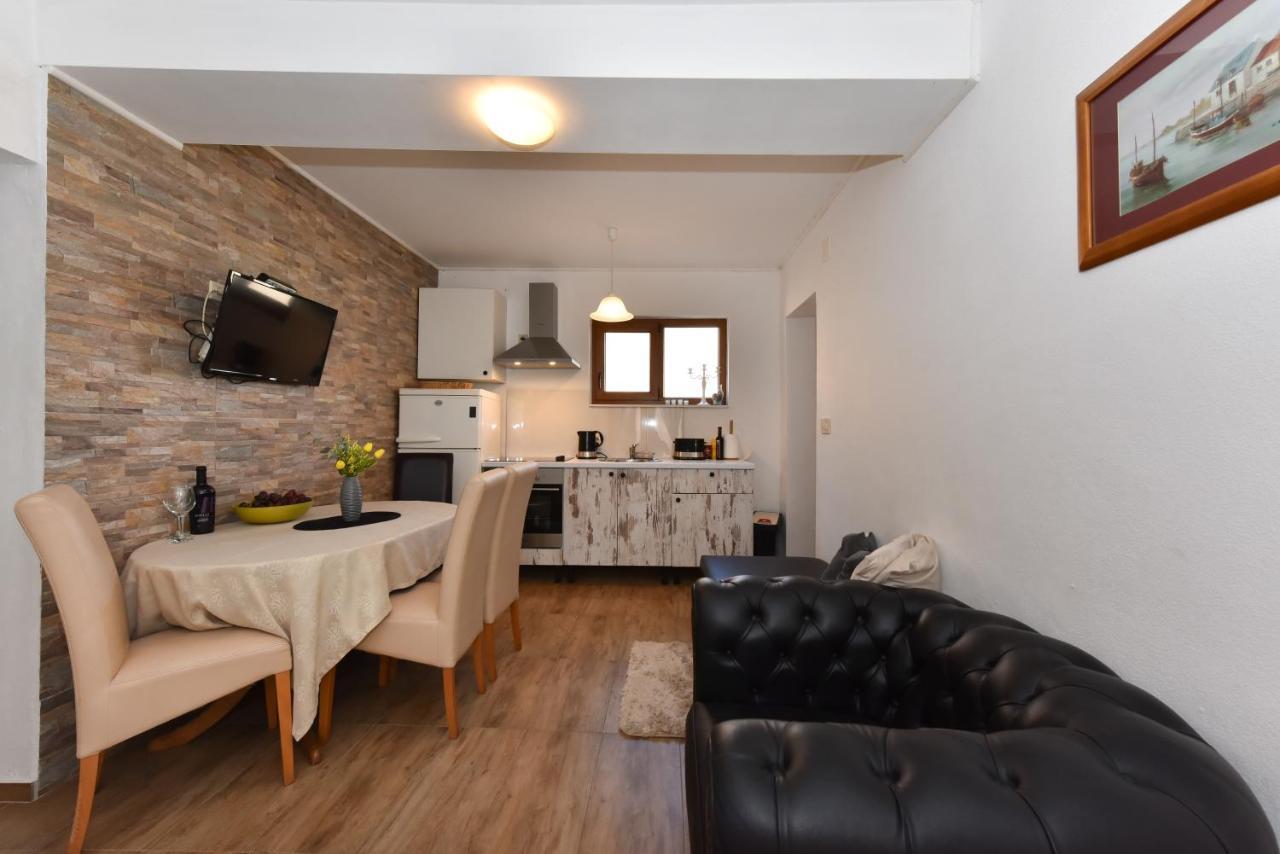 Apartment Loro With Jacuzzi Posedarje Exterior foto
